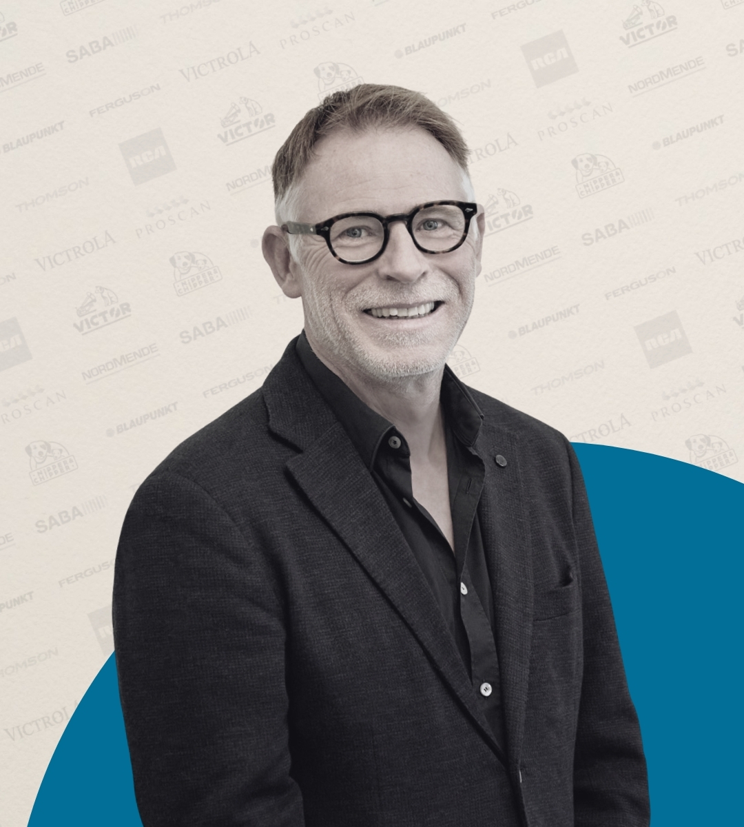 Team-Backdrop-Cards 4